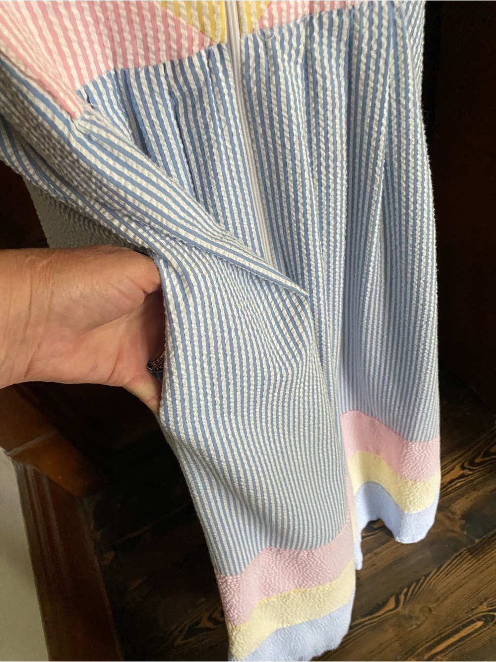Saybury Vintage House Dress . Seersucker chevron design. 1980’s - Picture 3 of 9